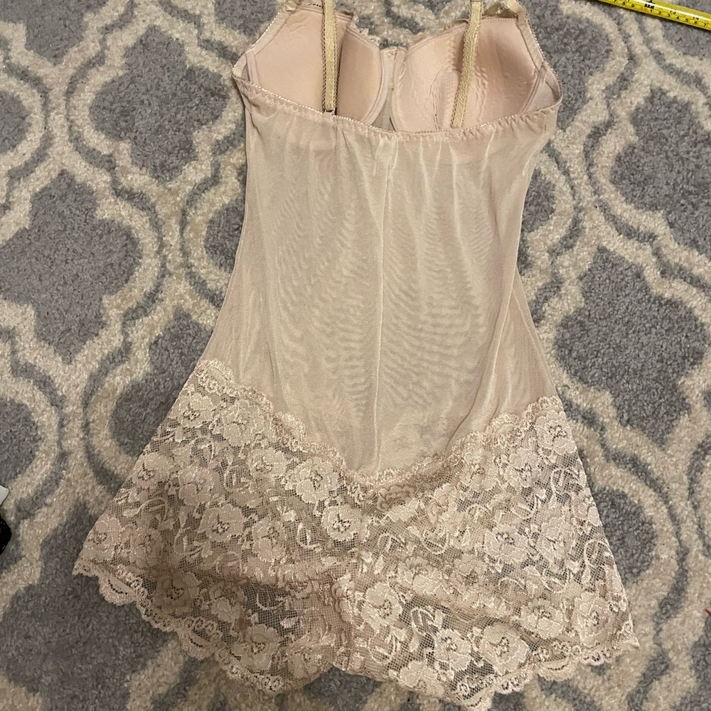 Ladies Lingerie - Picture 6 of 9